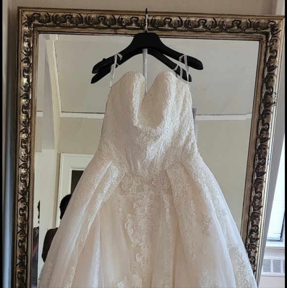 Beautiful Olen Cassini Ivory/Whisper Pink Strapless Ball Gown, Size 12 - Picture 7 of 8